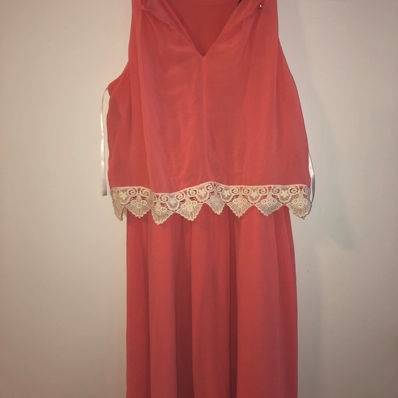 Dress - Picture 2 of 3